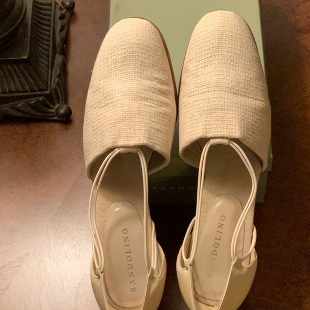 Bandolino Cream Canvas and Leather Women’s Shoe